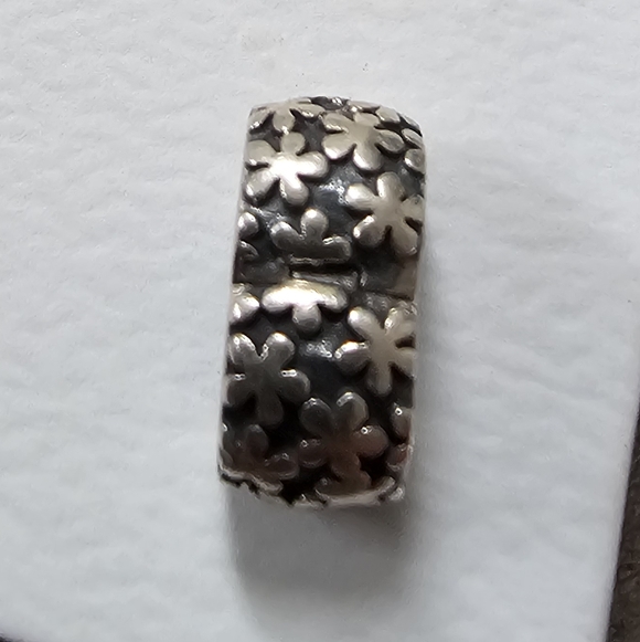 Pandora Flowers Sterling Silver Clip Charm - Picture 7 of 8
